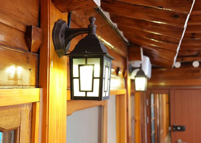Villa 스테이헤리티지 경복궁2#한옥독채#경복궁역10분#12인#4방2화장실#1층#평지#맛집리스트제공#호텔식침구#서울윈터페스타#광화문#명동 *